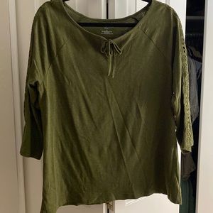 Talbots cotton long sleeve shirt. Lightly worn. Great condition.